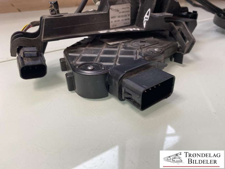 Låsekasse høyre bak til Jaguar XF 2008-2015 (X250) (X250) (C2Z6343|6W83442A66CB|)