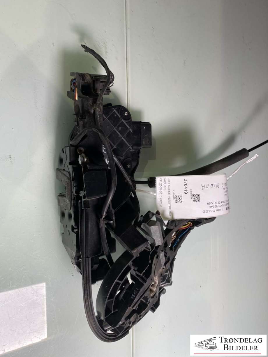 Låsekasse venstre bak til Jaguar XF 2008-2015 (X250) (X250) (8X2A26413AB|C2Z3286|C2Z31364 |8X2A26413AE|C2Z1100 |8X23235A93AD)