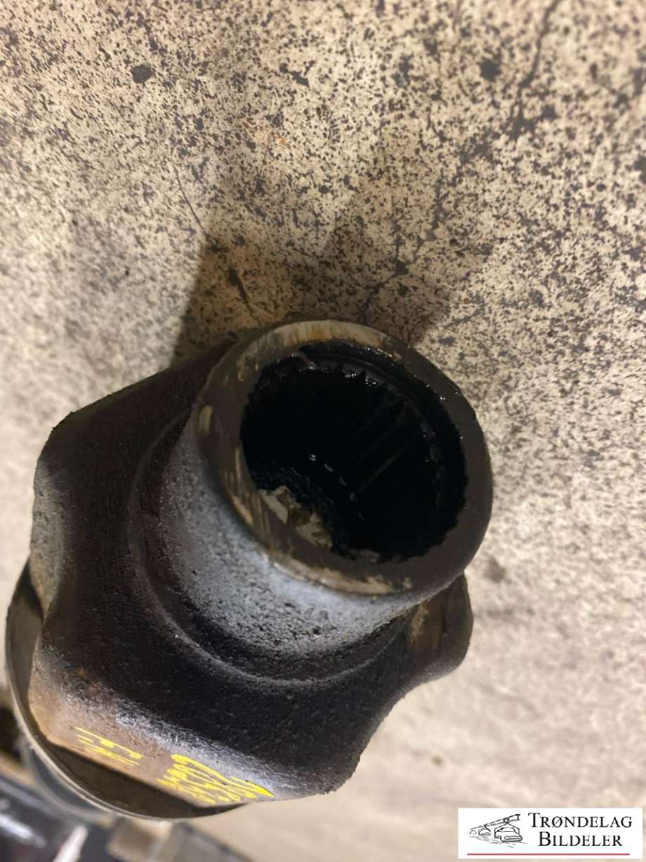 Drivaksel høyre foran til VW Transporter / Caravelle 2015-2019 (T6) (T6) (7E0 407 272 AL|7LA 407 272 J|7E0 407 452 SX)