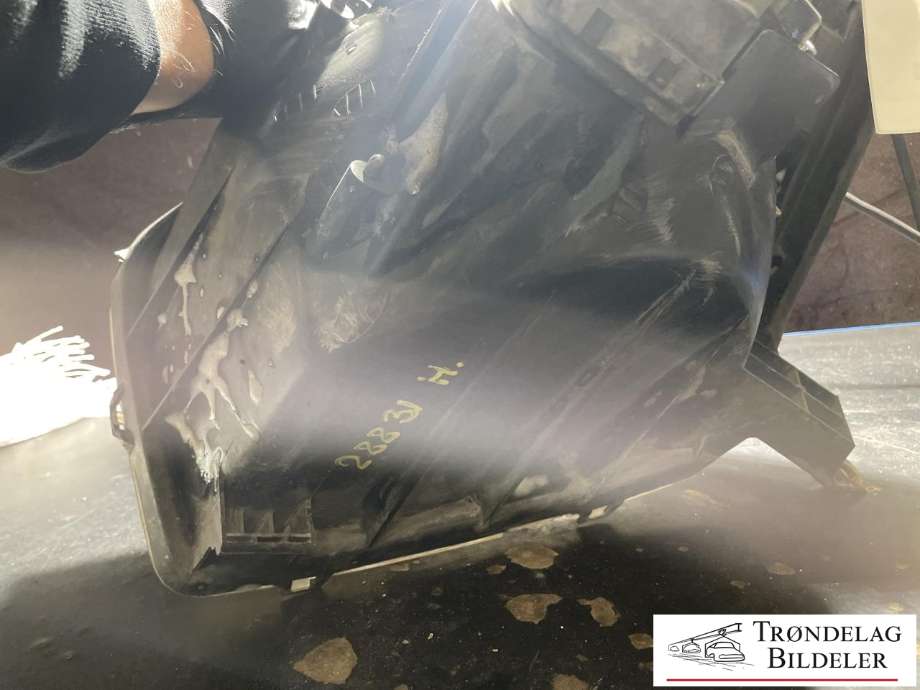 Frontlykt høyre halogen til Toyota RAV4 2000-2006 (Type II) (8111042160|)