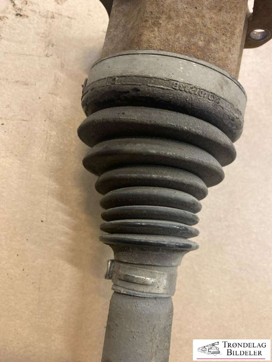 Drivaksel høyre foran til Audi A4, Allroad 2009-2016 (Type I) (B8) (B8) (8K0 407 271 AL|)
