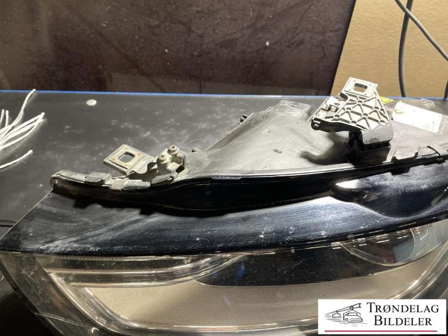 Frontlykt venstre xenon til Audi A4, Allroad 2009-2016 (Type I) (B8) (B8) (8K0 941 043 C|8K0 941 043 F|)