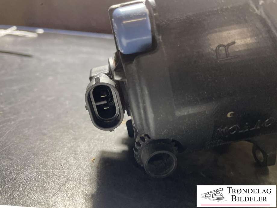 Tåkelykt høyre foran til Toyota Verso-S 2011-2015 (COMBI) (COMBI) (81210-0D041|81210-0D042|81210-0D040|89204021|89204022)