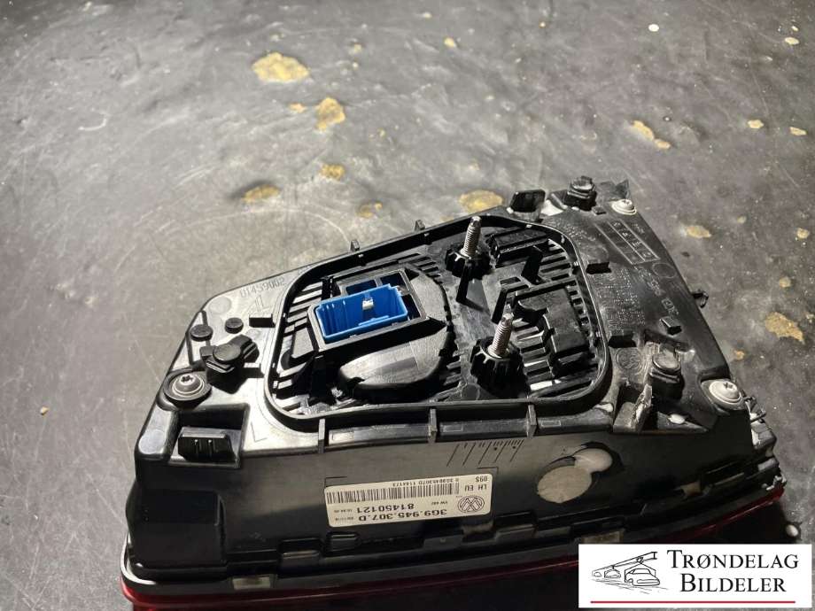 Baklykt høyre indre til VW Passat 2015-2019 (Fase 1) (B8) (B8) (3G9 945 308 E|)