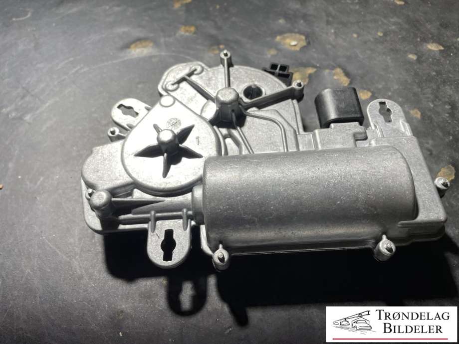 Baklukeåpner motor til VW Passat 2015-2019 (Fase 1) (B8) (B8) (3G0 827 887 A|)