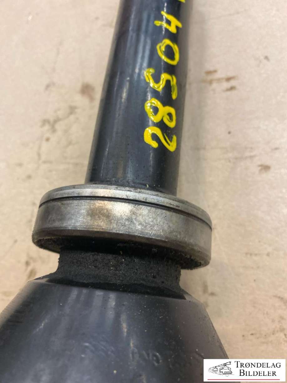 Drivaksel høyre foran til Volvo XC90 2002-2006 (Type I, Fase 1) (8601582|8603884|)