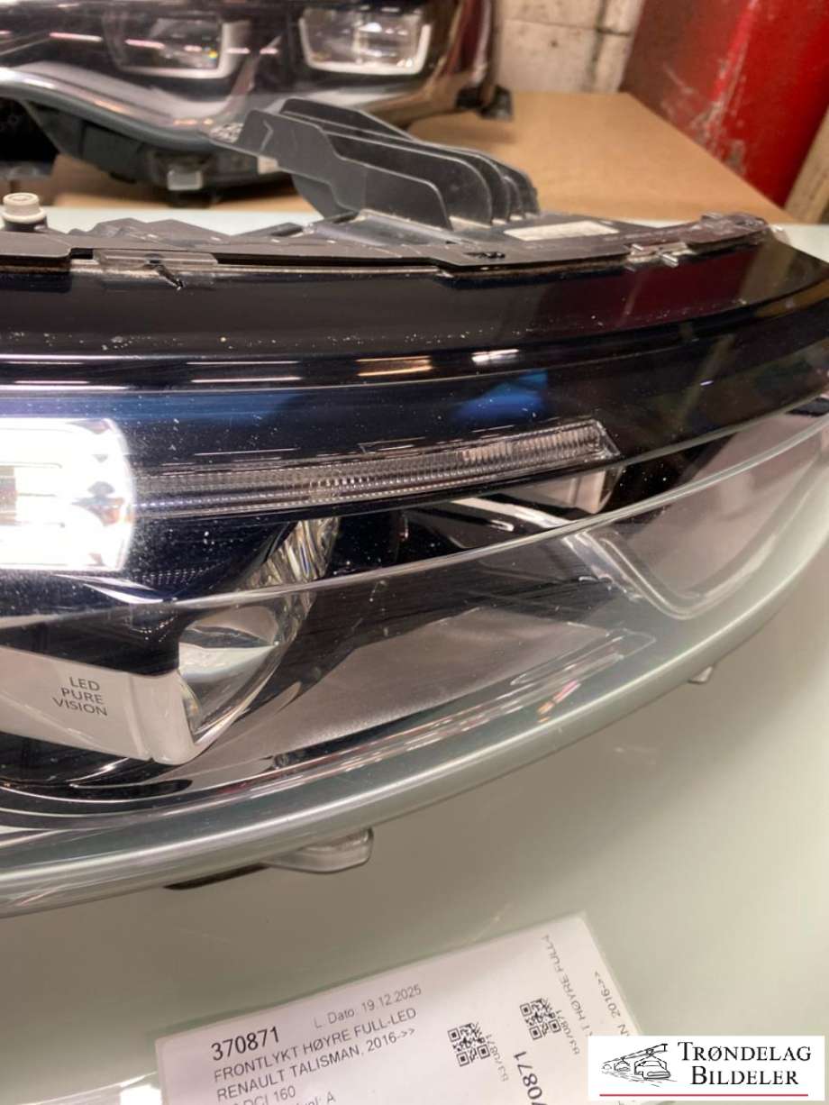 Frontlykt høyre full-LED til Renault Talisman 2016-->>  (260100184R|)