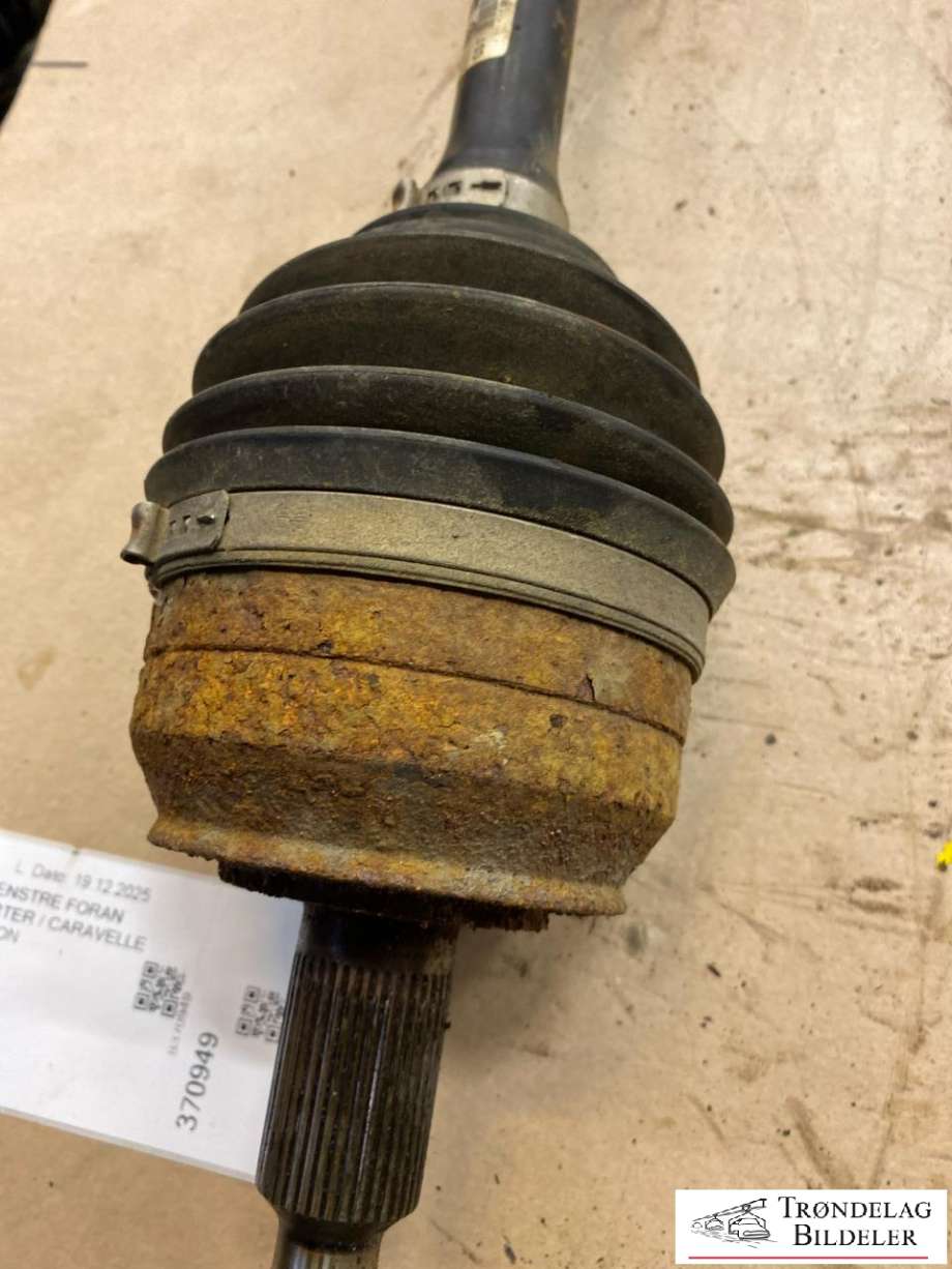 Drivaksel venstre foran til VW Transporter / Caravelle 2009-2015 (Fase 2) (T5) (T5) (7E0 407 271 R|7E0 407 271 AC|7E0 407 271 SX)