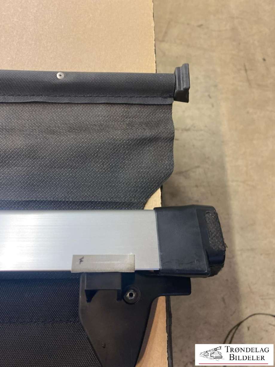 Bagasjerom rollon til Subaru Forester 2013-2019 (Type IV) (65550AJ000VH|65550AJ002VH|)