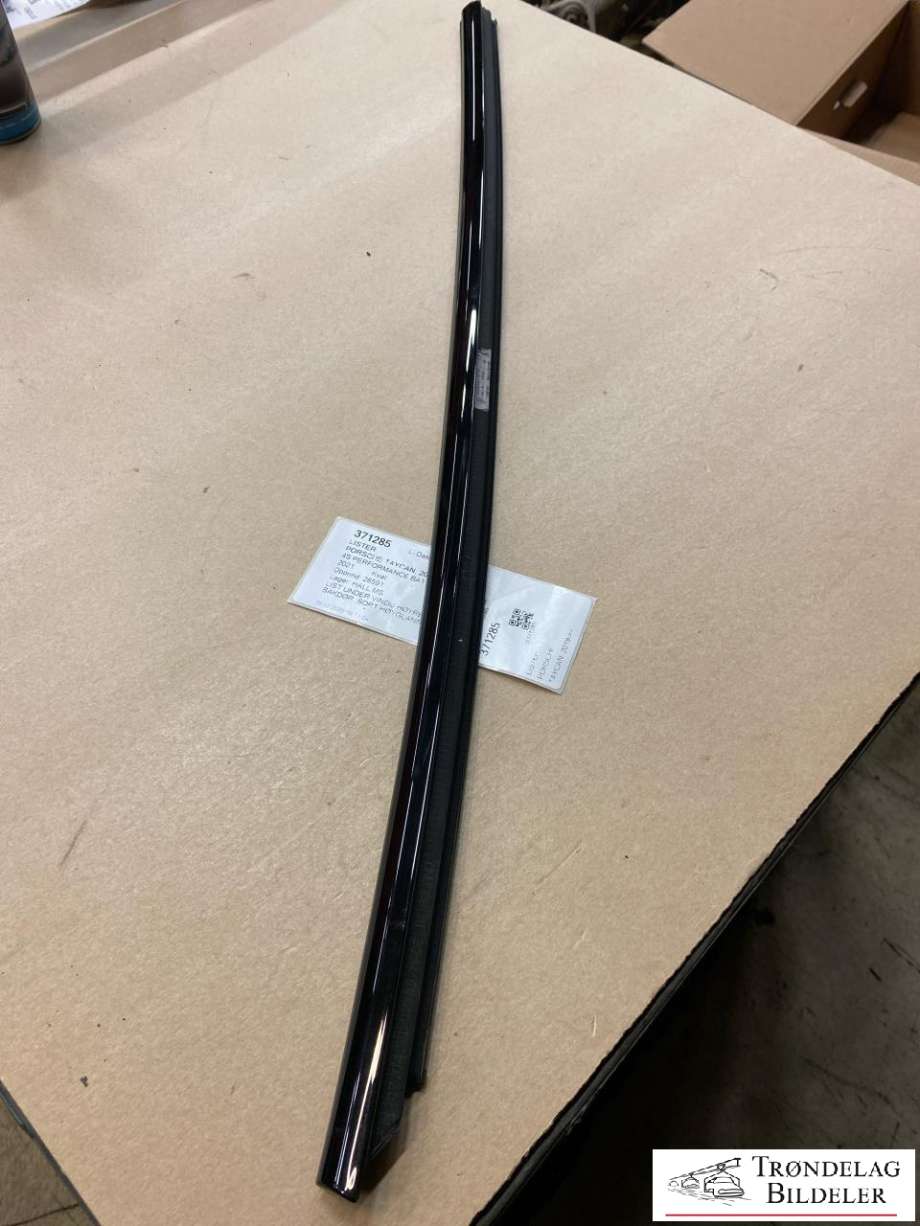 Lister til Porsche Taycan, 2019-->>  (9J1 839 476 E  041)
