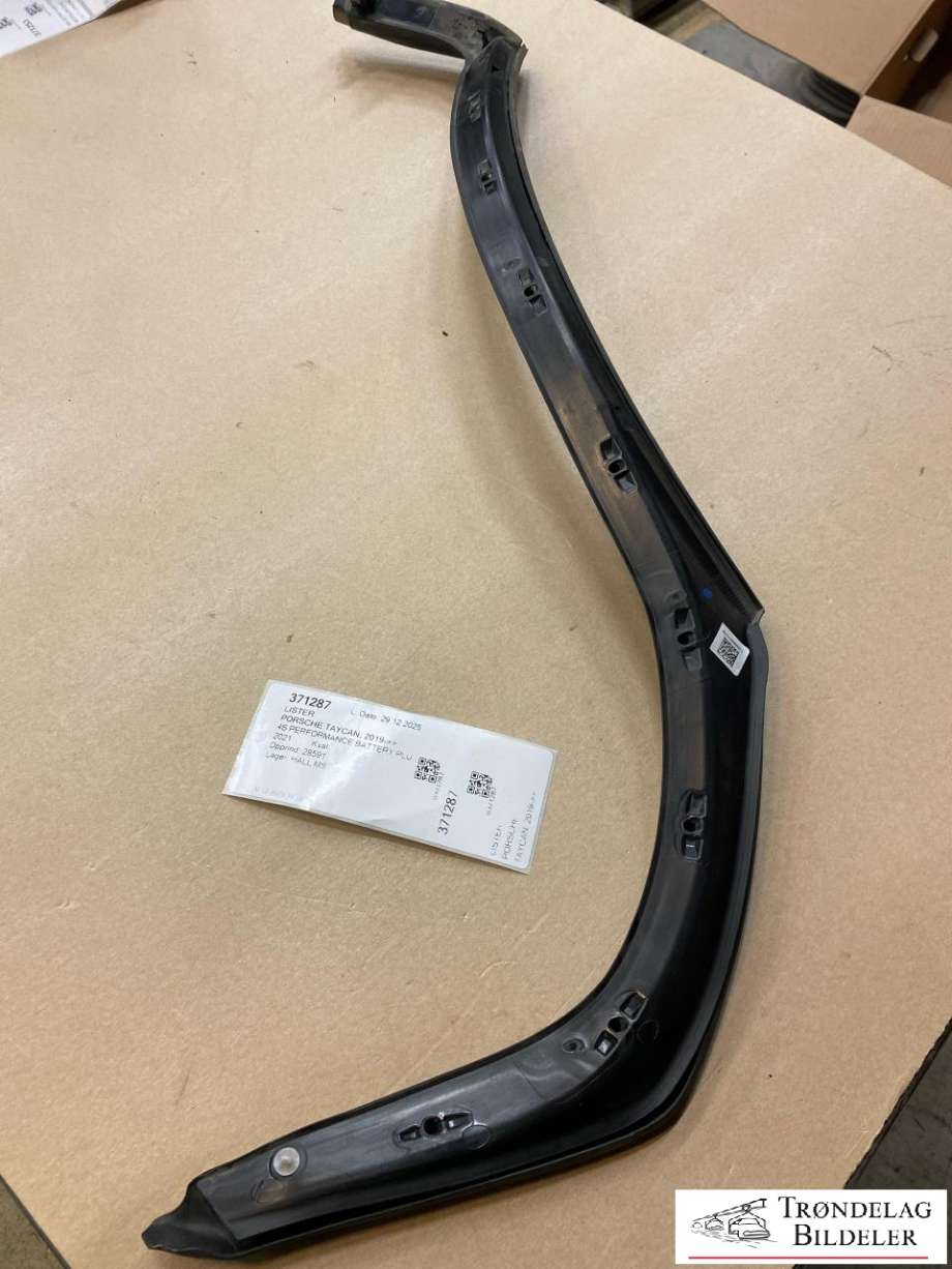 Lister til Porsche Taycan, 2019-->>  (9J1 839 776 A)