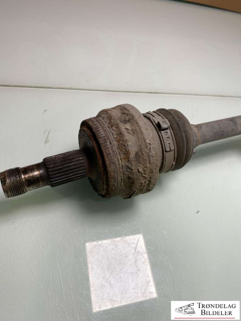 Drivaksel bak til Mercedes GLK 2008-2015 (X204) (X204) (A 212 350 21 10|A 212 350 82 11|)