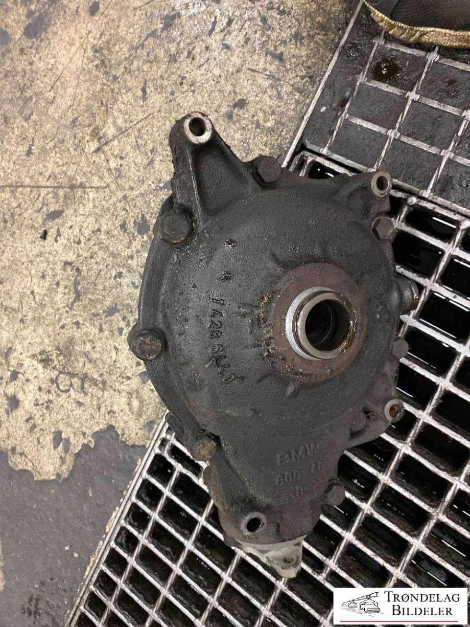 Kardang klokke foran til BMW X5 2000-2006 (E53) (E53) (31 50 7 512 915|)