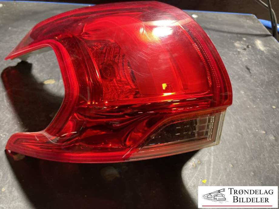 Baklykt venstre ytre til Peugeot 2008 2013-2019 (Type I)  (9678074280|)