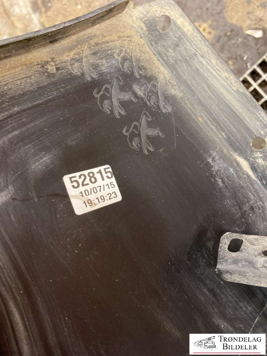 Støtfanger bak midtre del til Peugeot 2008 2013-2019 (Type I) (16 101 160 80|)