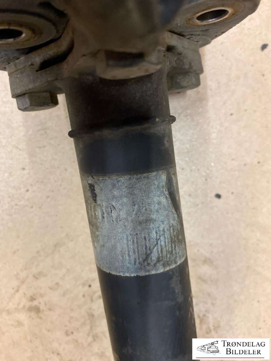 Mellomaksel fremre til BMW X5 2000-2006 (E53) (E53) (26 20 7 508 629|)