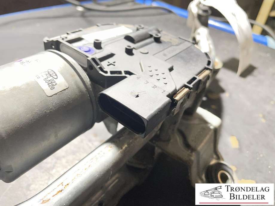 Viskermotor frontrute komplett m/overføring til BMW X3 2010-2017 (F25) (F25) (61 61 5 A3E DC5|)