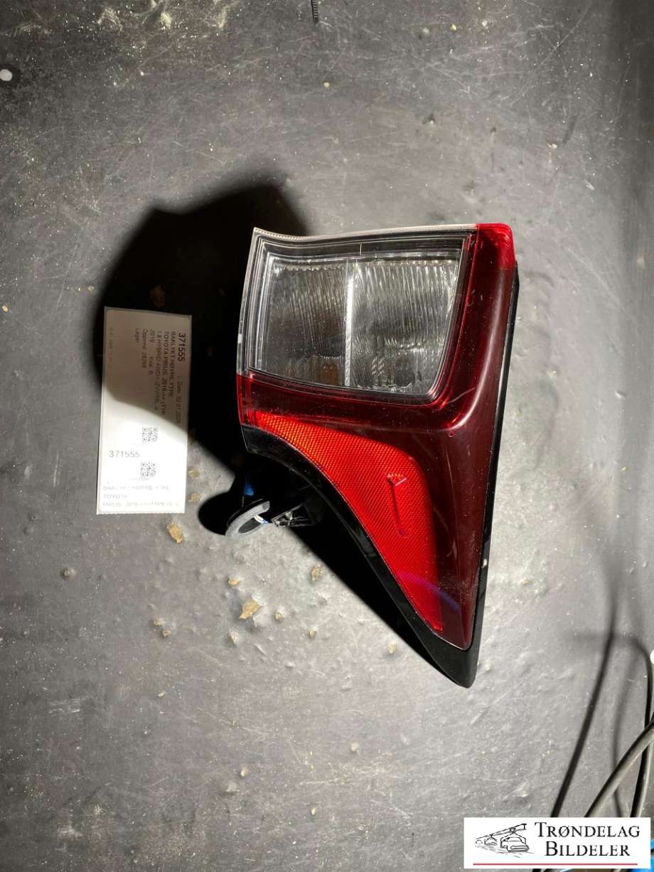 Baklykt høyre ytre til Toyota Prius, 2016-2023 (Type IV) (combi) (combi) (8155147470)