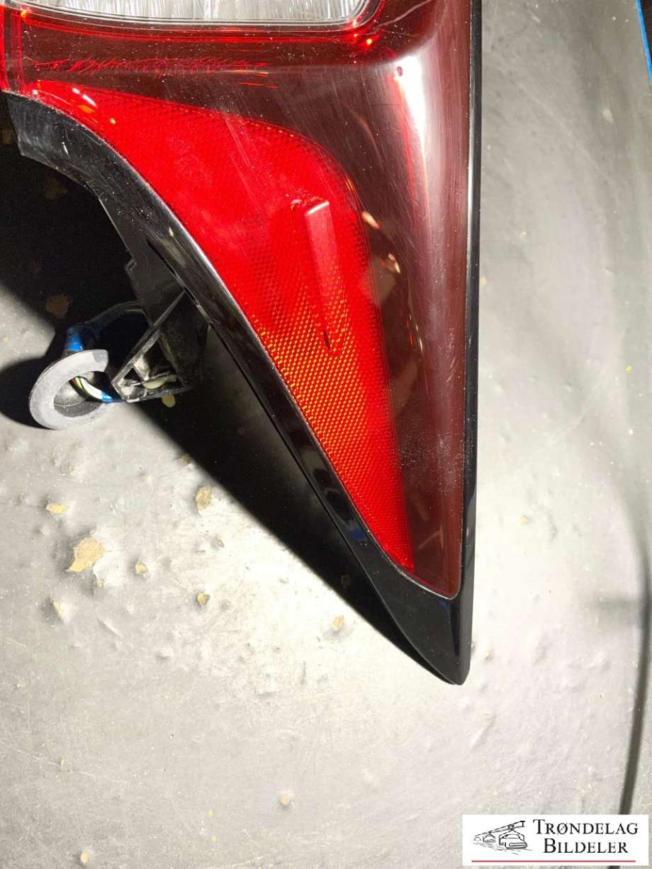 Baklykt høyre ytre til Toyota Prius 2016-2023 (Type IV) (combi) (combi) (8155147470|8155147472|)
