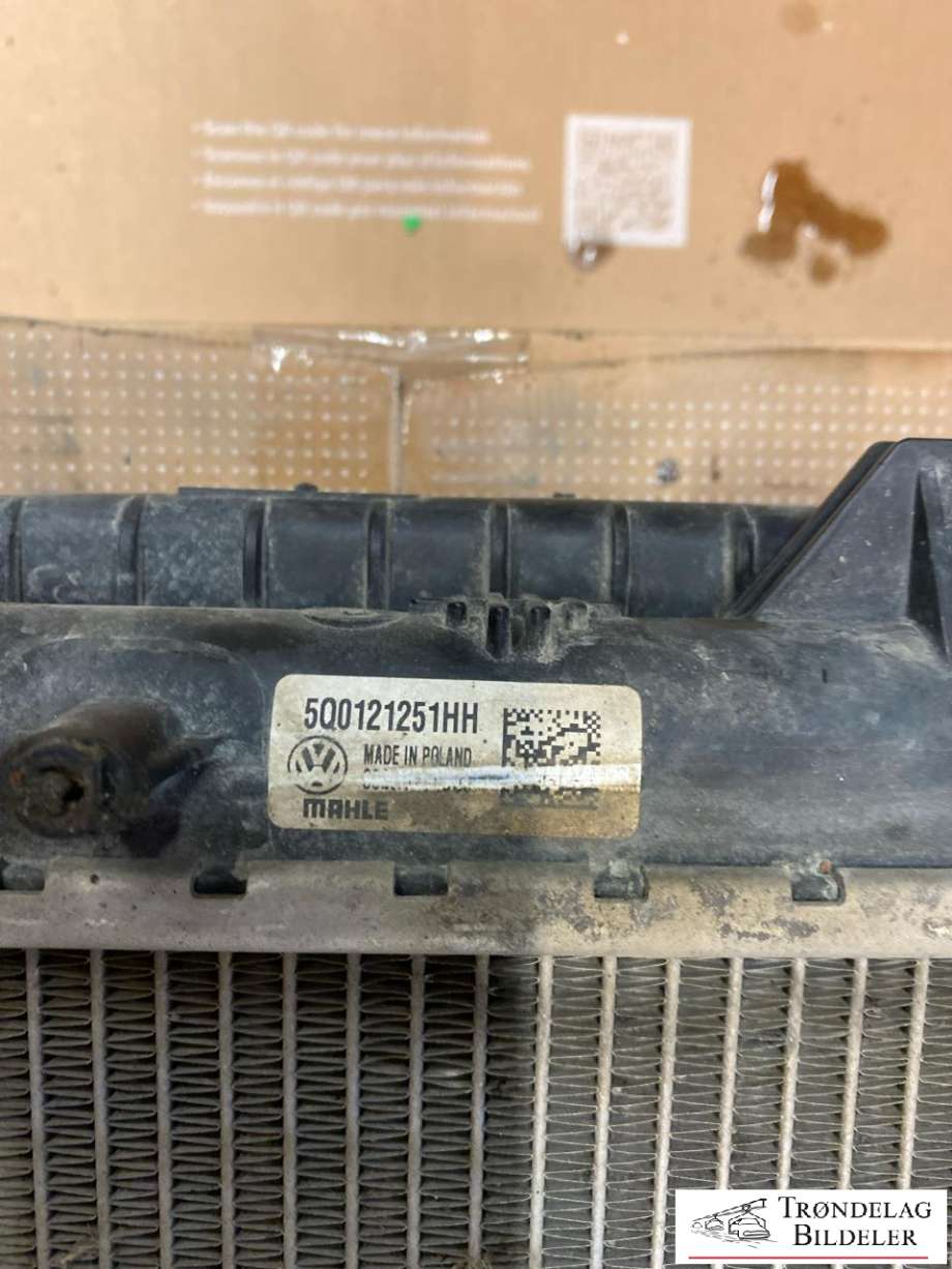 Radiator (automat gir) til Škoda Superb 2015-->> (Type III) (5Q0121251GJ 5Q0 121 251 GR|5Q0121251HH|5WA121251M)
