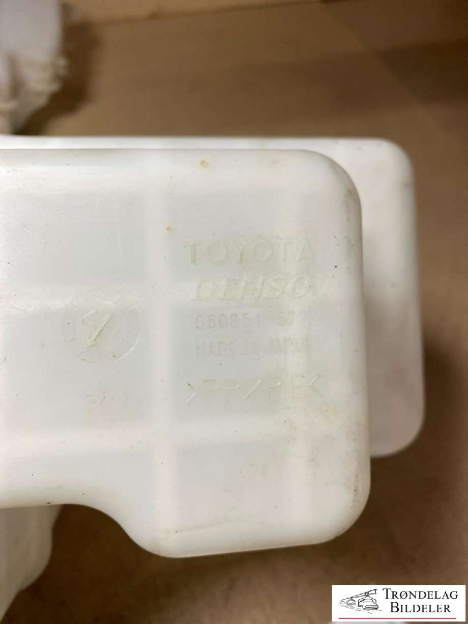 Spylertank foran til Toyota Prius 2016-2023 (Type IV) (combi) (combi) (060851577|)