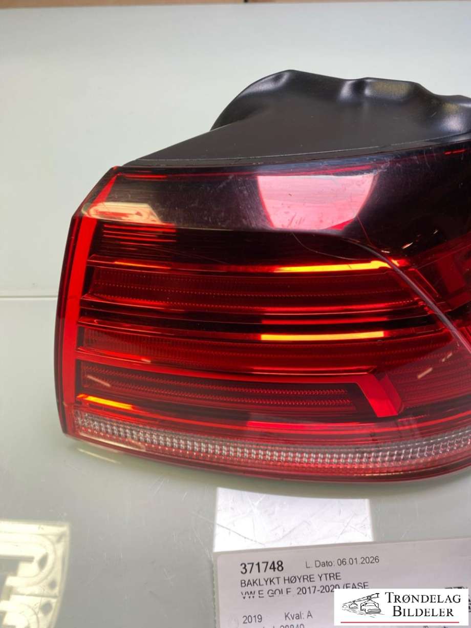 Baklykt høyre ytre til VW e-Golf 2017-2020 (Fase 2)  (5G0 945 096 Q|)