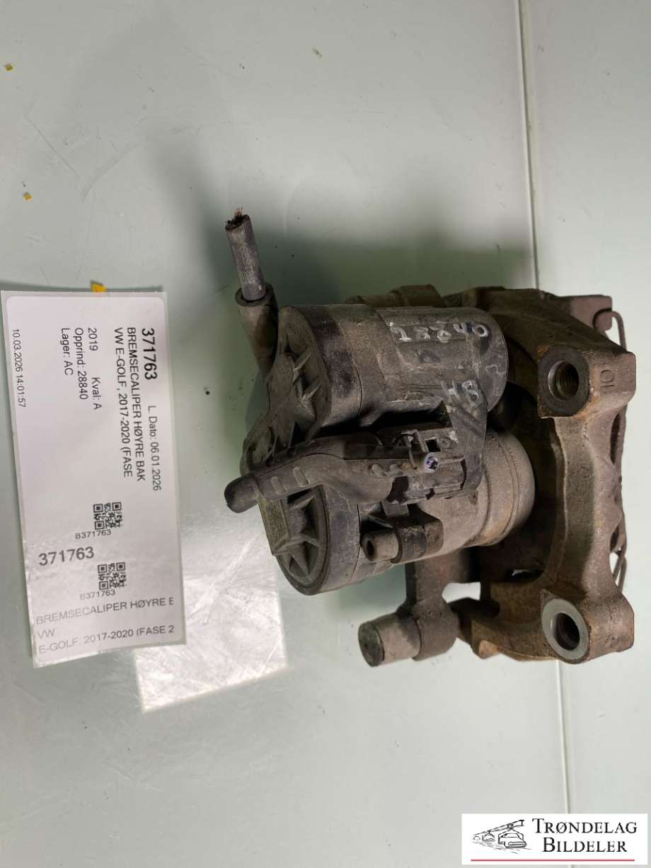 Bremsecaliper høyre bak til VW e-Golf, 2017-2020 (Fase 2)  (8V0 615 424 D)