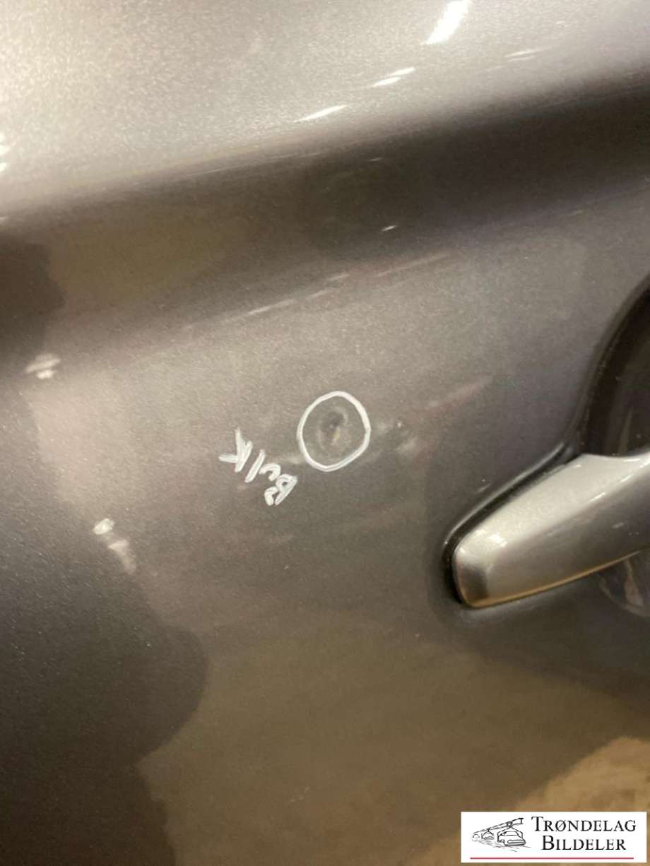 Dør venstre foran til Mitsubishi Outlander 2012-2015 (Type III, Fase 1)  (5700B671|)