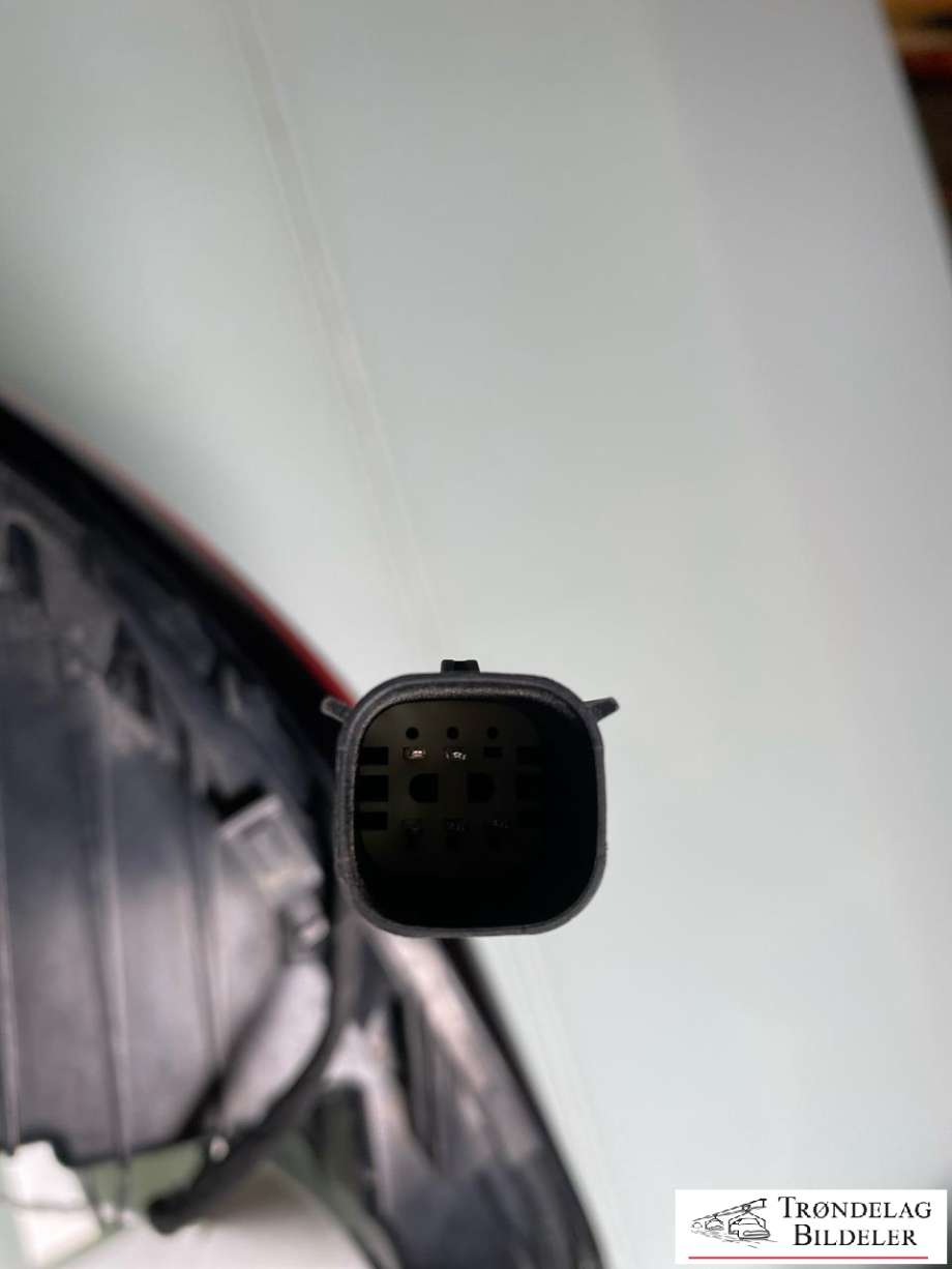 Baklykt høyre ytre til Polestar 2 2020-->> (31108941|)