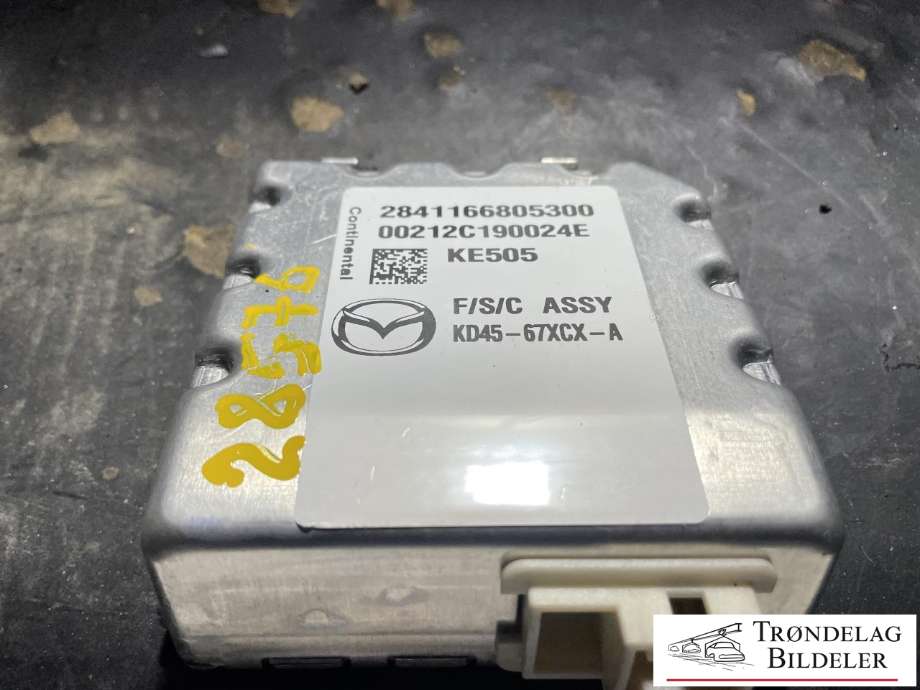 Parkeringskamera foran til Mazda CX-5 2012-2017 (Type I)  (KD45-67XCX-A|)