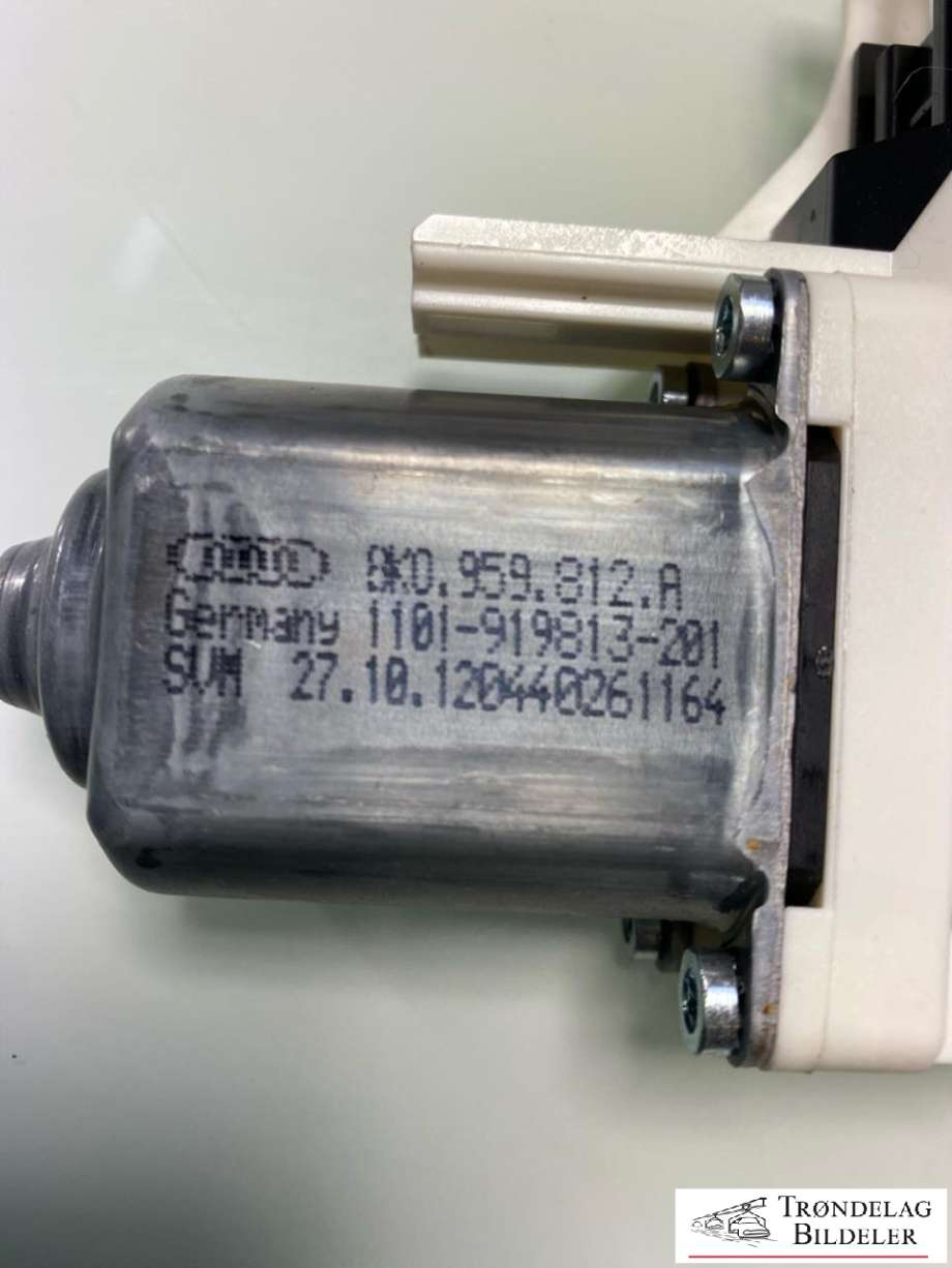Ruteheis, kun motor, høyre bak til Audi A4, Allroad 2009-2016 (Type I) (B8) (B8) (8K0959812A|)