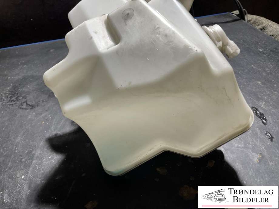 Spylertank foran til Volvo V40 2012-2019 (31276096|)