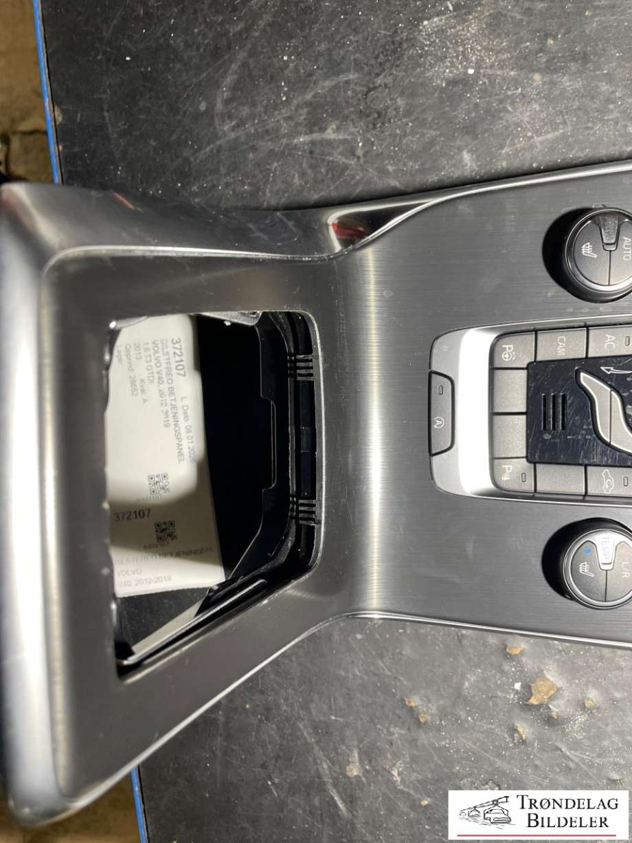 Bilstereo betjeningspanel til Volvo V40 2012-2019 (31288103|)