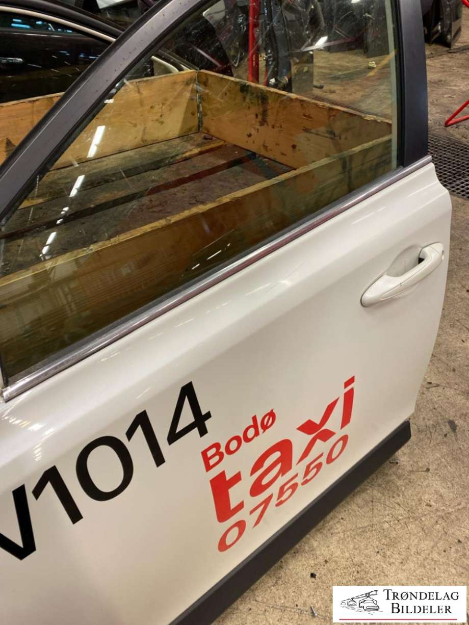 Dør venstre foran til Toyota RAV4 2016-2019 (Type IV, Fase 2)  (6700242150|)