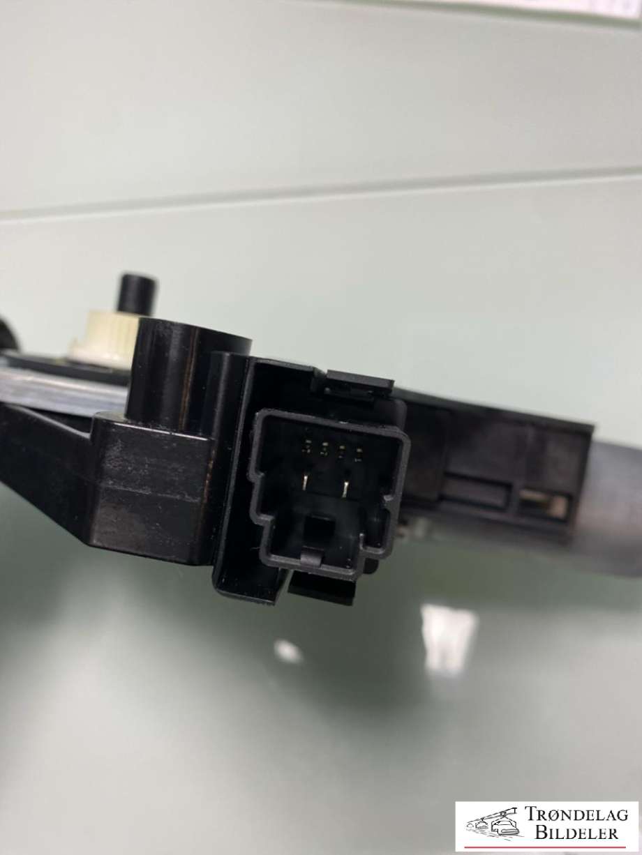 Ruteheis, kun motor, venstre foran til Volvo V40 2012-2019  (966268103|)