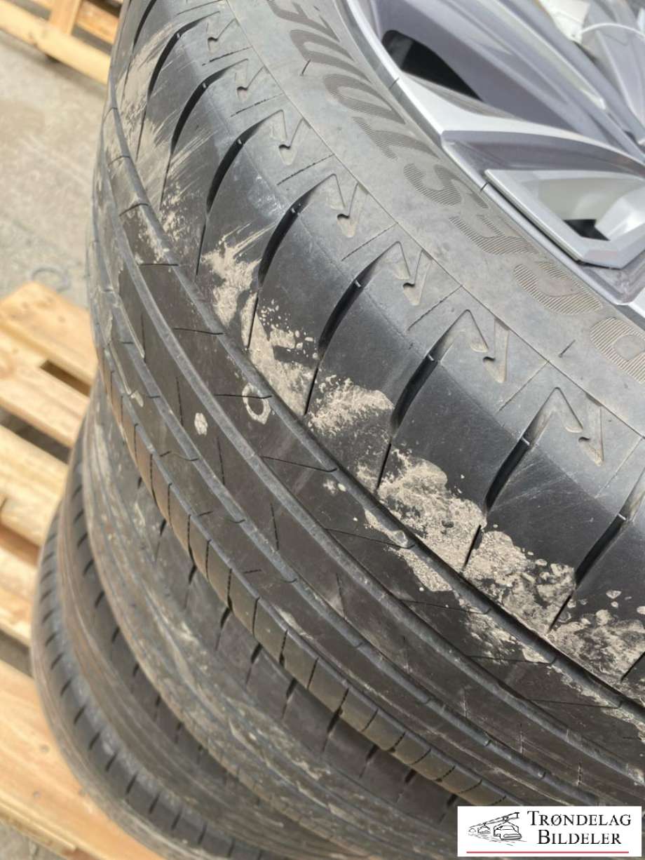 Hjulsett aluminium sommer til Subaru Solterra 2022-->>  (BRIDGESTONE|235/50R20 5X114.3 7.5JX20 ET40 CB60.1MM|MØNSTERDYBDE 4-5MM|07/2023)