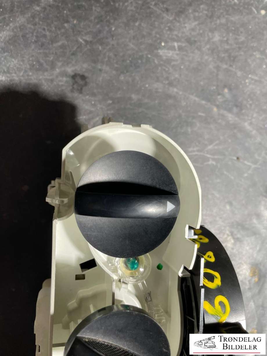 Varmeapparat betjening til Toyota Hilux 2006-2011  (559000K010|)