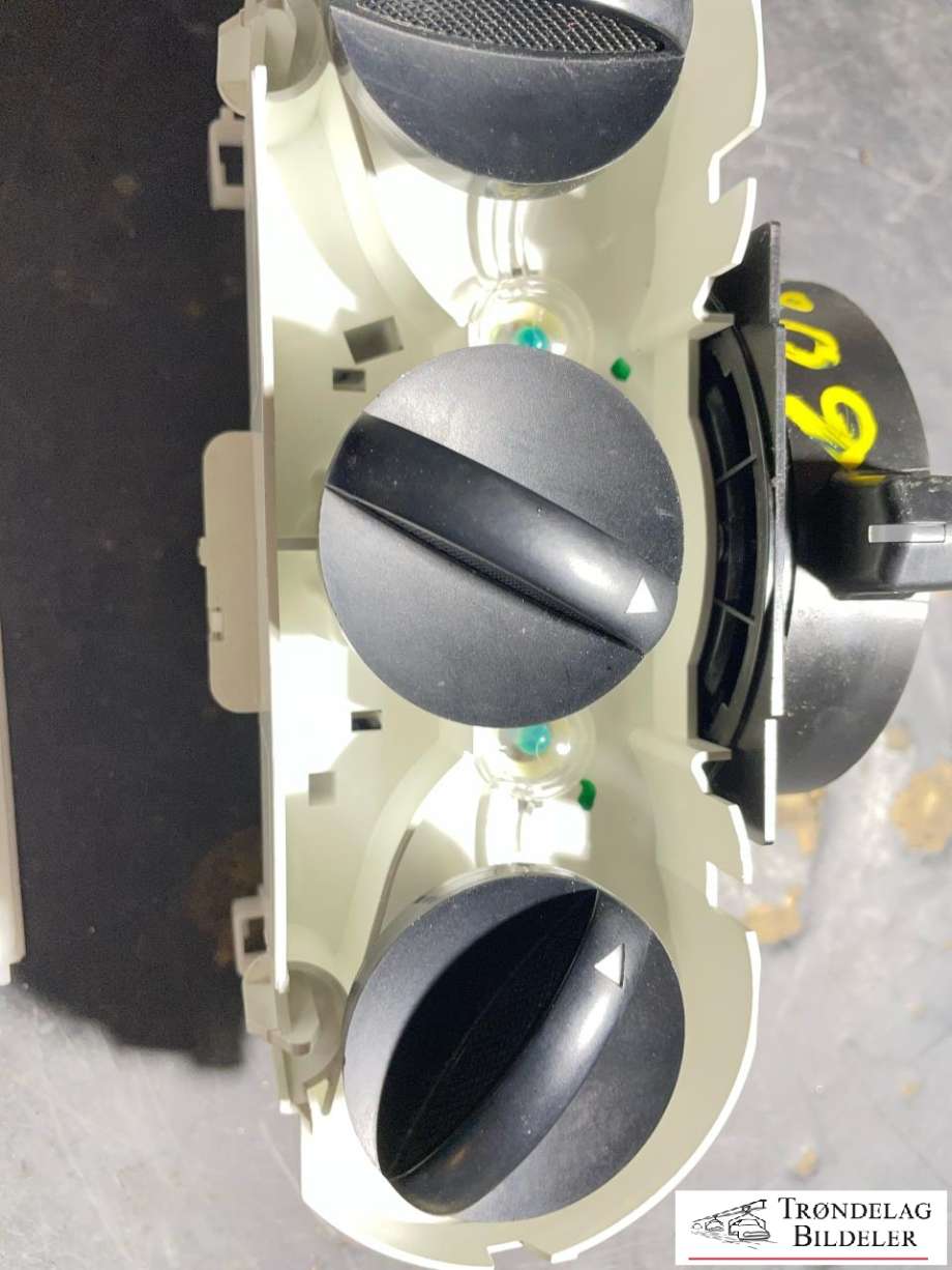 Varmeapparat betjening til Toyota Hilux 2006-2011  (559000K010|)