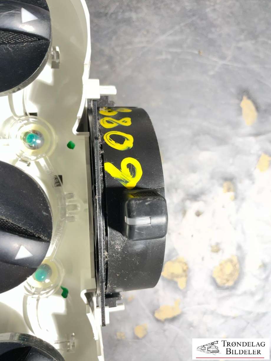 Varmeapparat betjening til Toyota Hilux 2006-2011  (559000K010|)