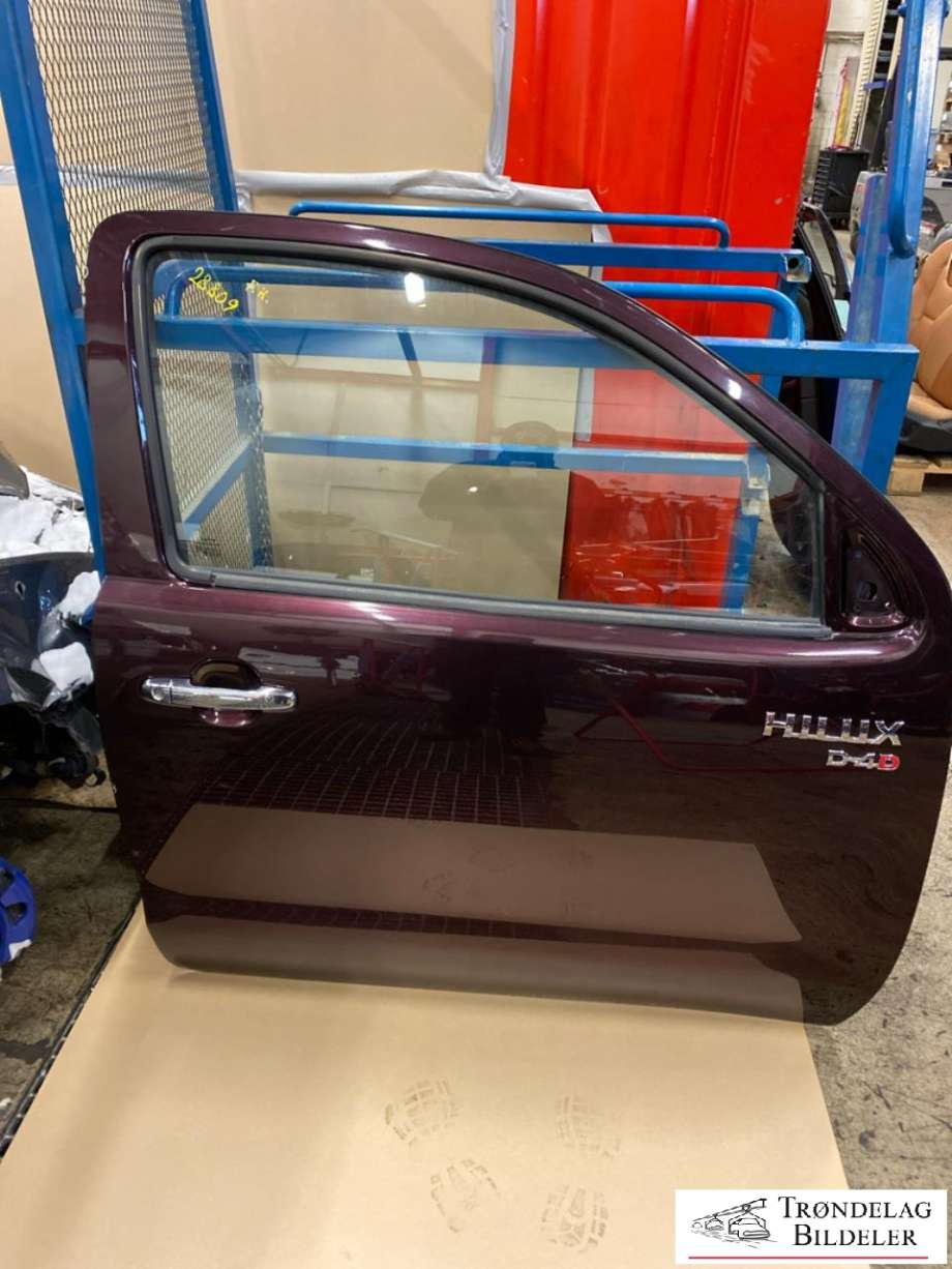 Dør høyre foran til Toyota Hilux, 2006-2011 (670010K020)