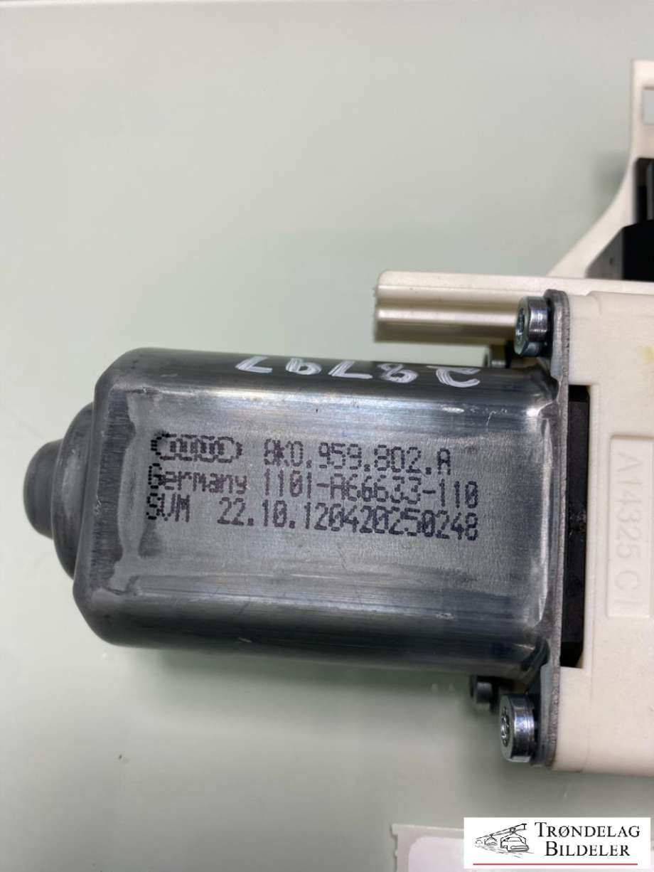 Ruteheis, kun motor, høyre foran til Audi A4, Allroad 2009-2016 (Type I) (B8) (B8) (8K0959802A|)