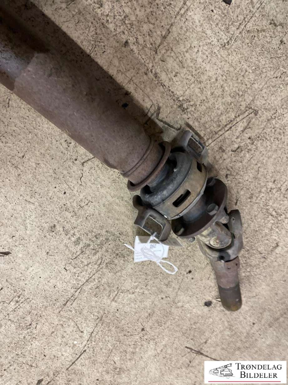 Mellomaksel bakre til Toyota Hilux 2006-2011  (371000K030|)
