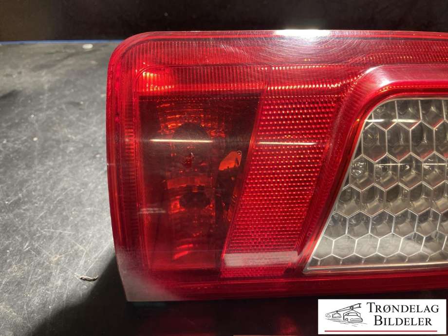 Baklykt venstre til Ford Transit Connect 2009-2013 (Type I, Fase 2)  (9T16-13405-AC|5177813)
