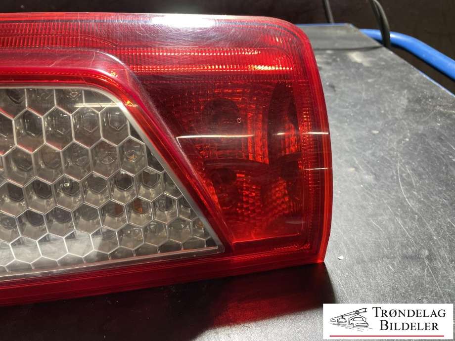 Baklykt venstre til Ford Transit Connect 2009-2013 (Type I, Fase 2)  (9T16-13405-AC|5177813)