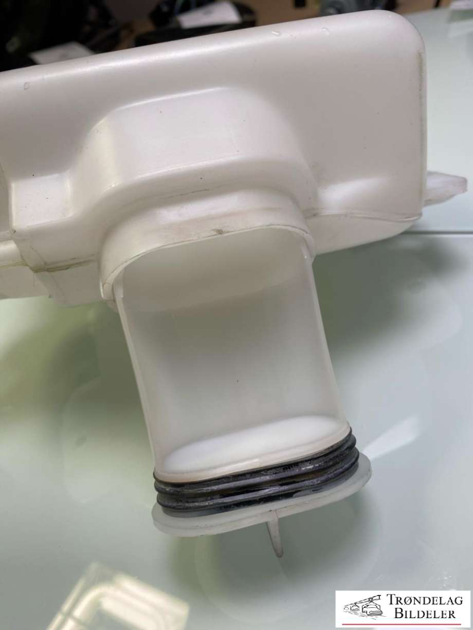Spylertank bak til Mitsubishi Pajero 2007-2016 (Type IV, Fase 1) (MB628750|)