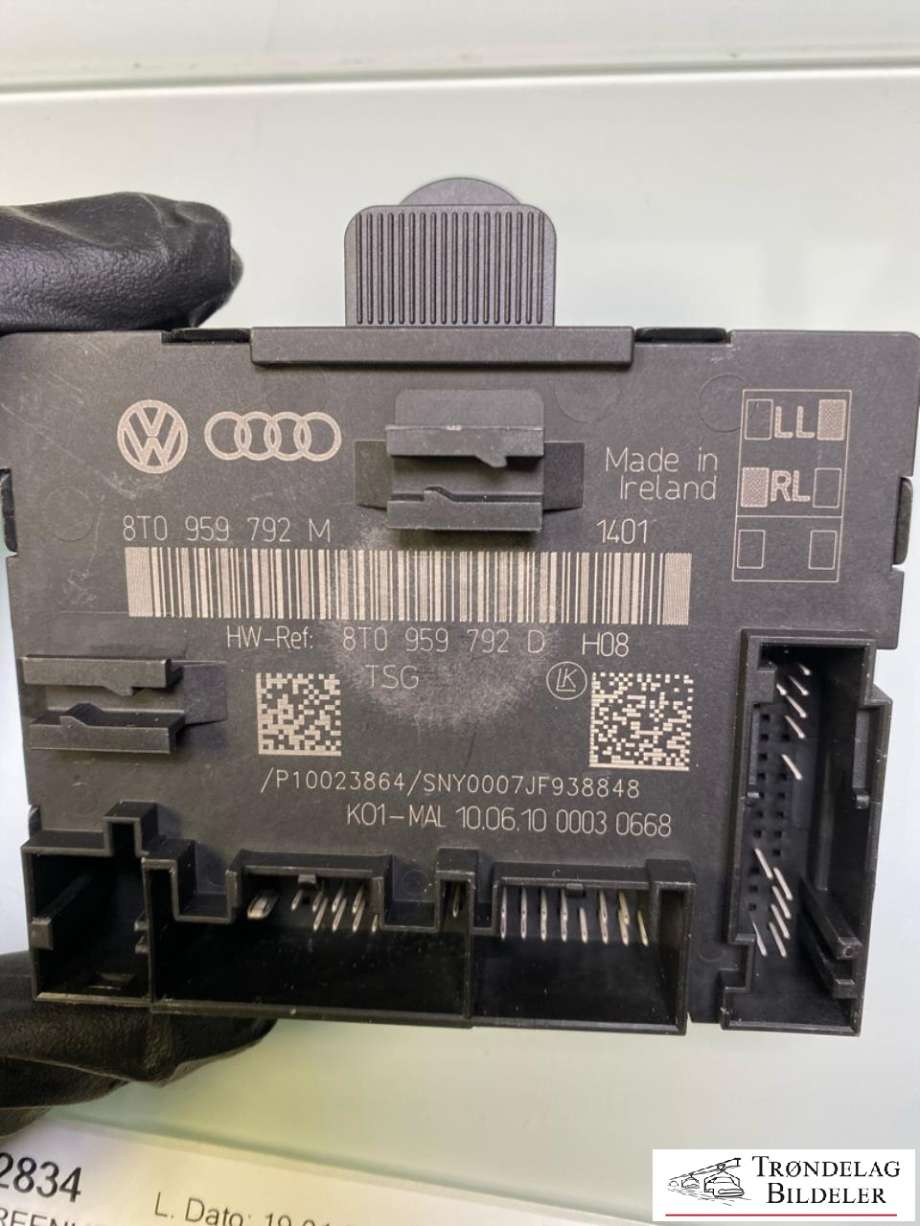 Styreenhet dør høyre foran til Audi A4 2007-2014 (Type IV) (B8) (B8) (8T0959792M|)