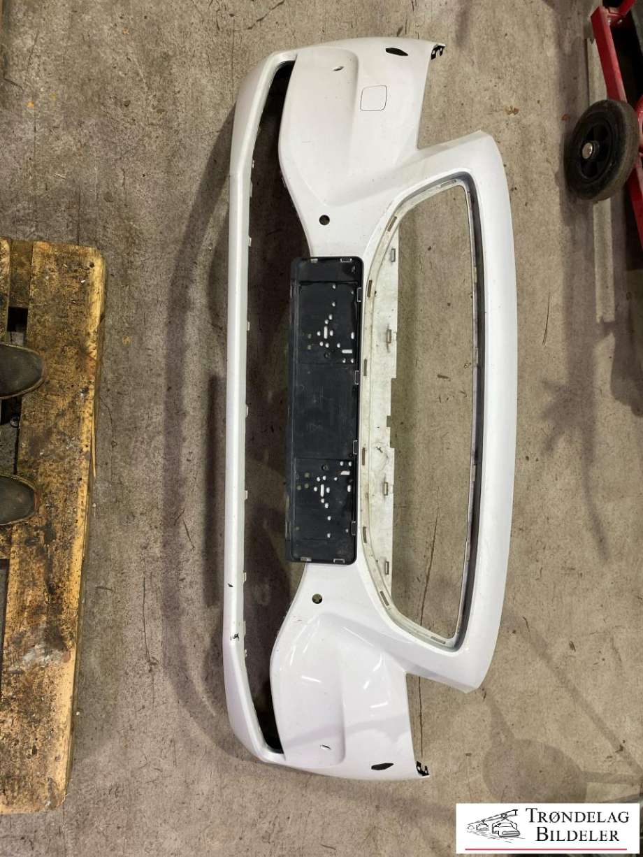 Støtfanger foran til Volvo V40, 2012-2019  (39822556)