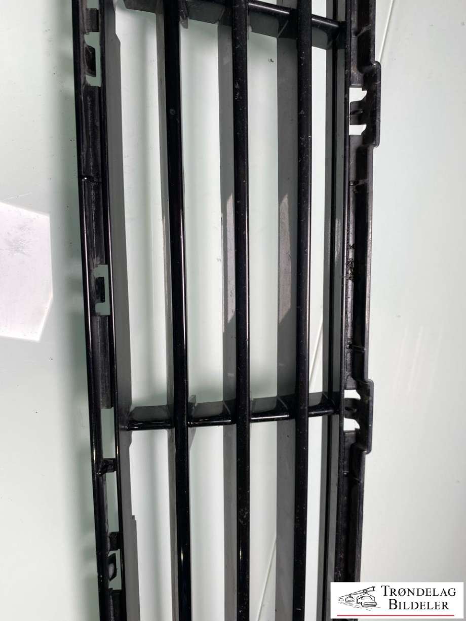 Grill til Volvo V40 2012-2019  (31353311|)