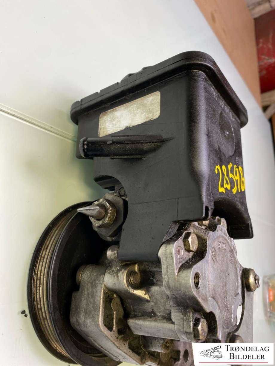 Servo pumpe mekanisk til BMW X5 2000-2006 (E53) (E53) (32 41 6 756 930|)