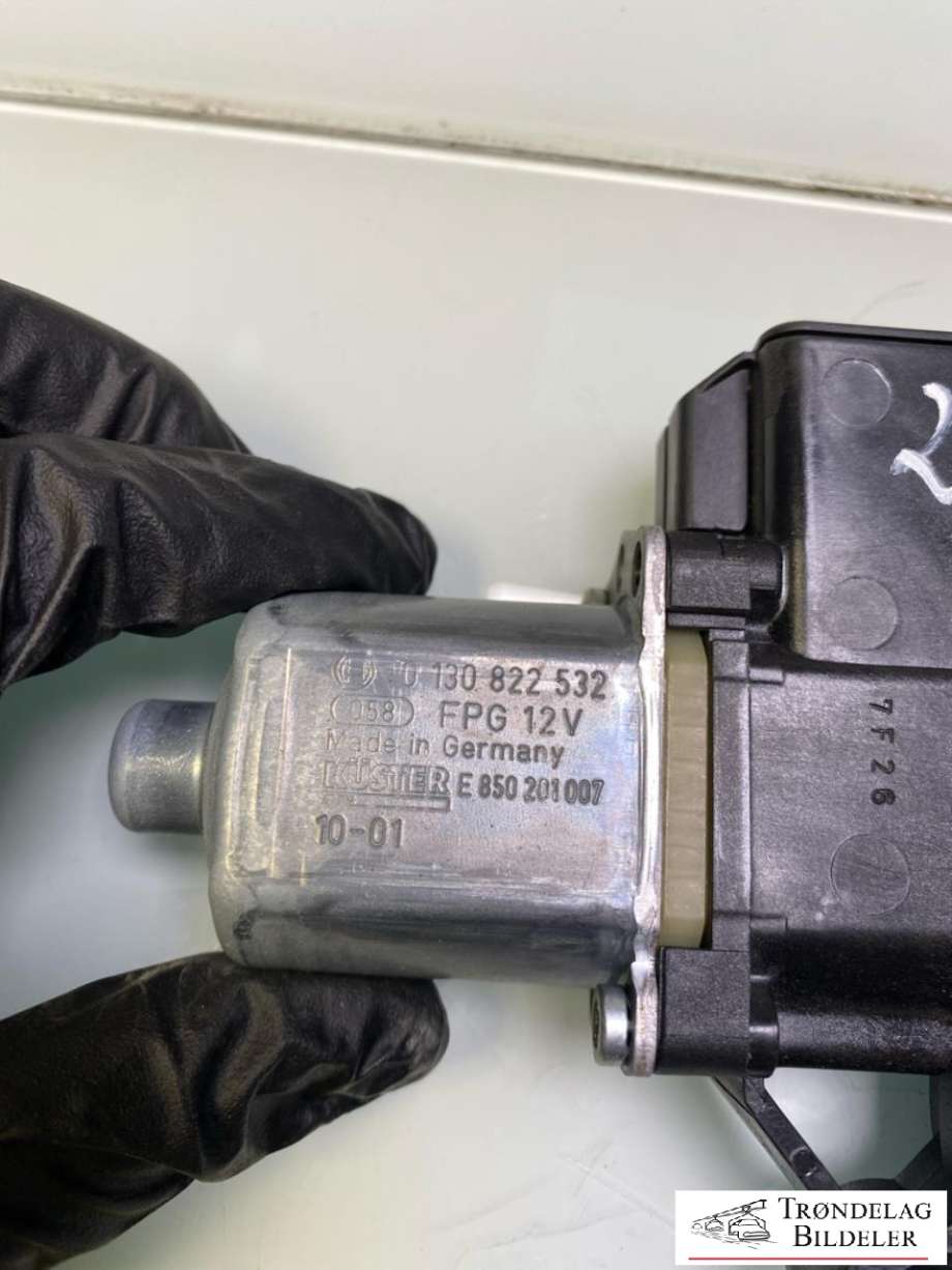 Ruteheis, kun motor, venstre bak til VW Polo 2009-2014 (Type V, Fase 1)  (6R0959811F|)